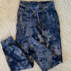Lululemon Align joggers size 4